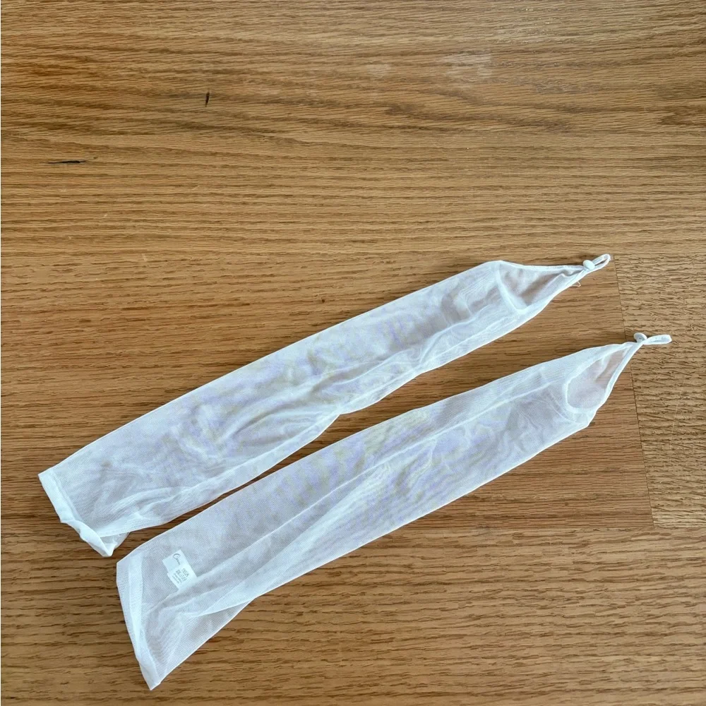 Cornelia James bridal gloves